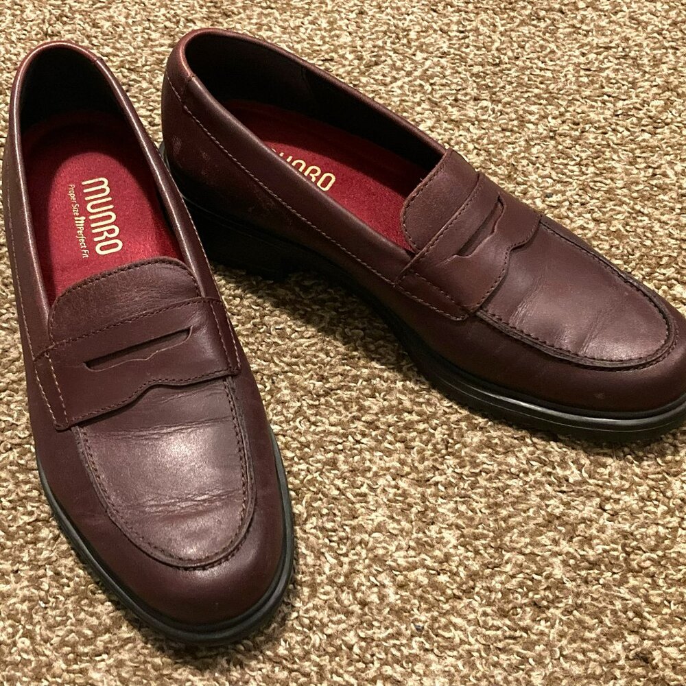 Munro Women's Burgundy Loafers